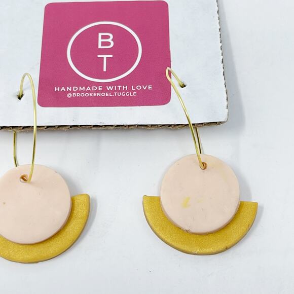 Brooke Noel Tuggle Handmade Clay Earrings Circle Half Moon Gold Tone Hoop Pink - Picture 5 of 5
